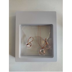 Σετ κολιέ με σκουλαρίκια σε χρυσό χρώμα με πέτρα, σε συσκευασία δώρου 0046